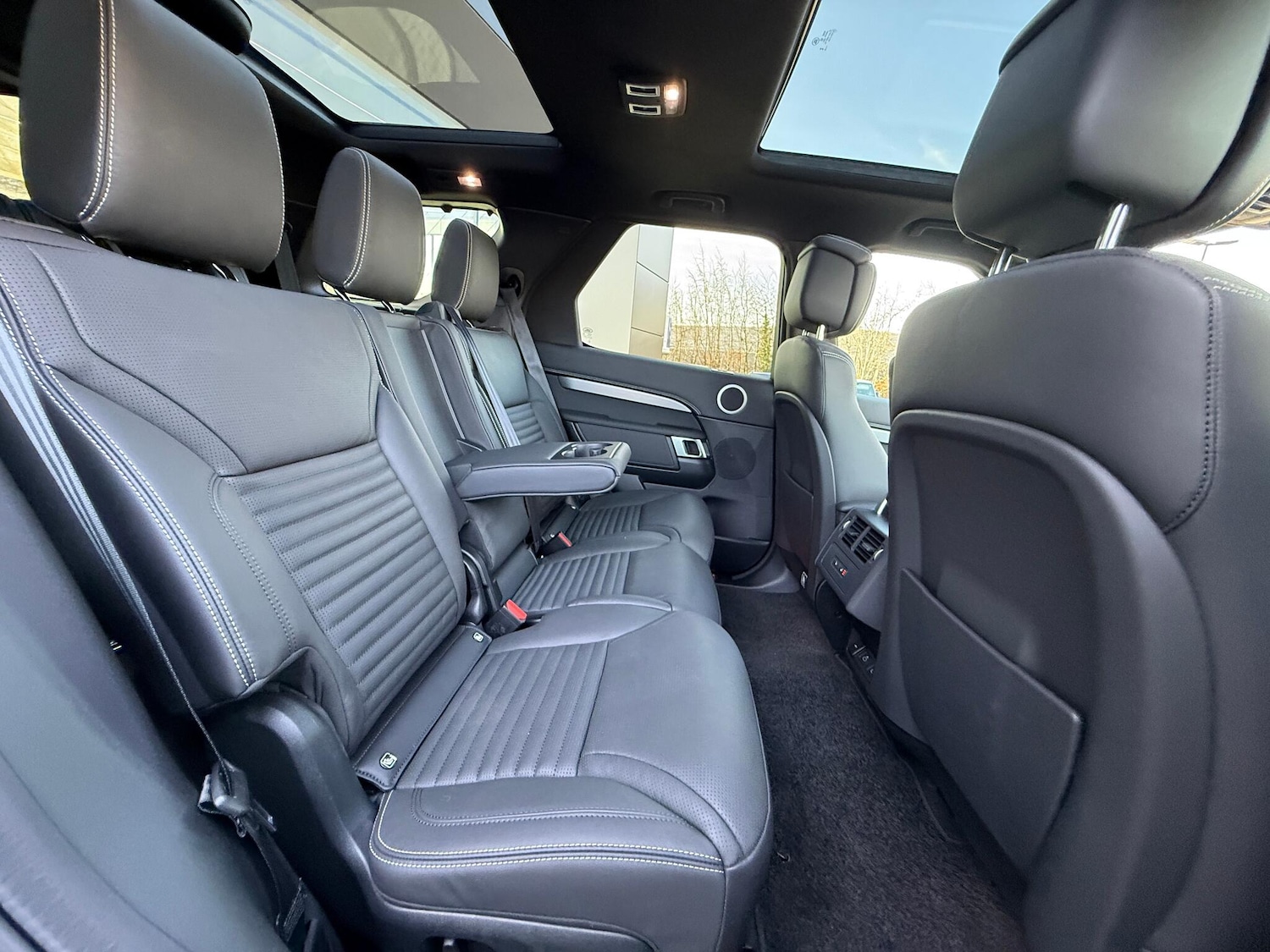 Used Land Rover Discovery 2025 for sale - 77074829: Photo 44