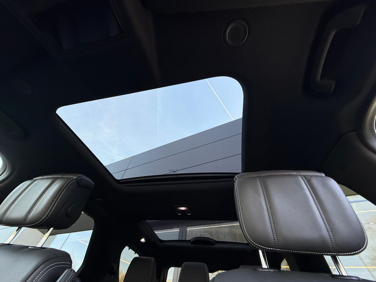 Used Land Rover Discovery 2025 for sale - 77074829: Photo 5