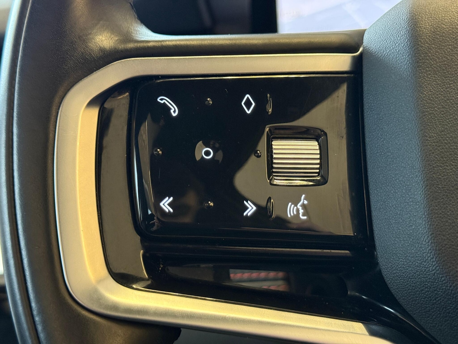 Used Land Rover Discovery Sport 2023 for sale - 77305878: Photo 25