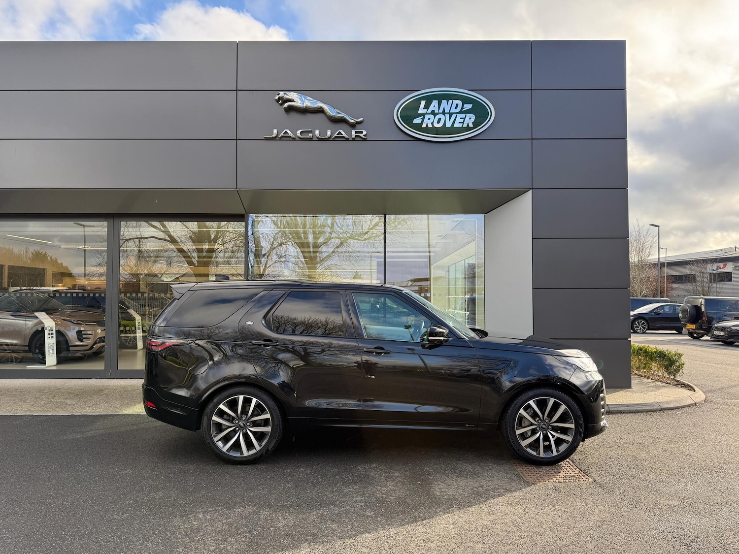 Used Land Rover Discovery 2021 for sale - 77376617: Photo 2