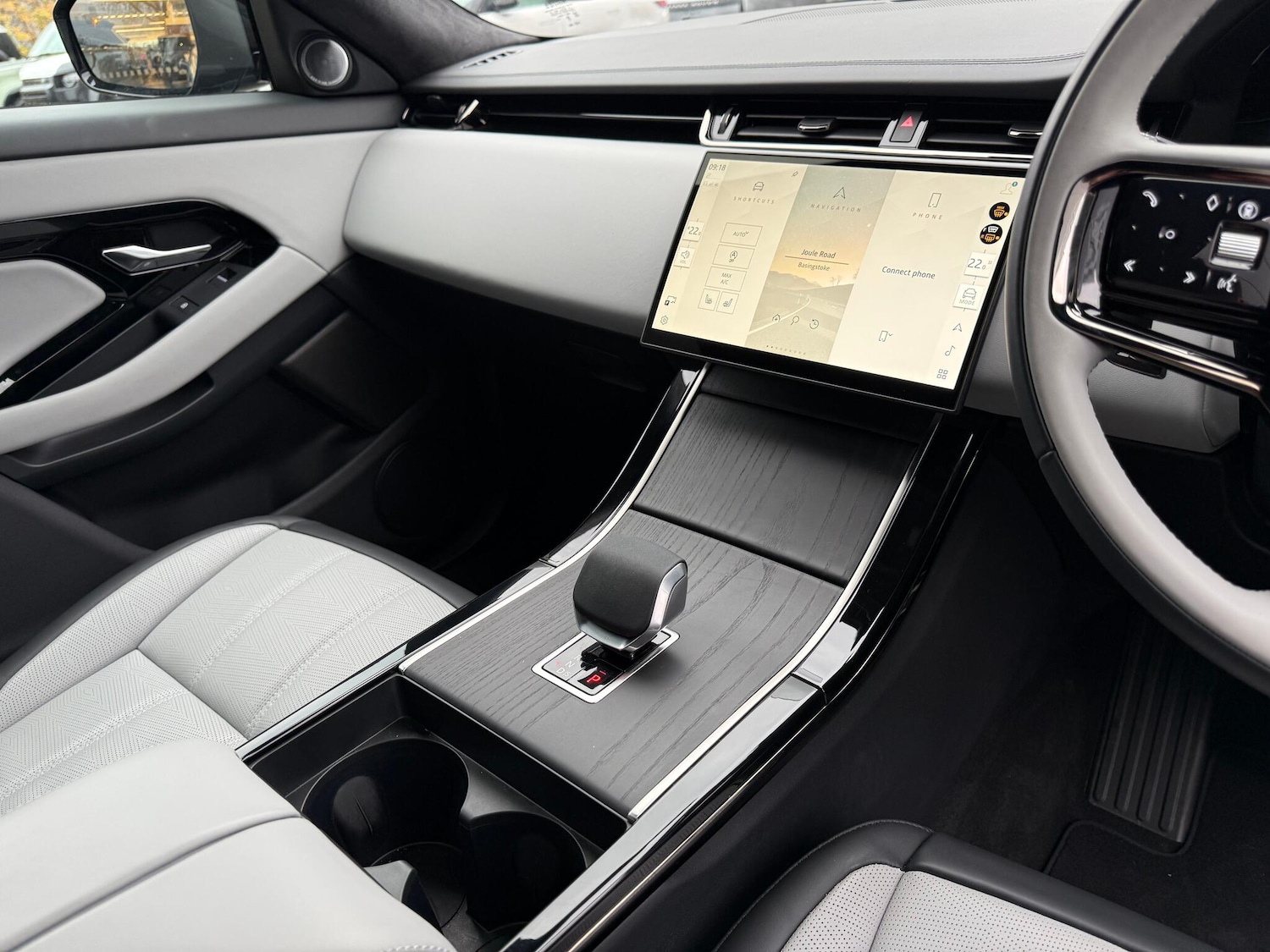 Used Land Rover Range Rover Evoque 2025 for sale - 76619774: Photo 17