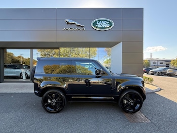 Used Land Rover Defender 90 2024 for sale - 76121746: Photo