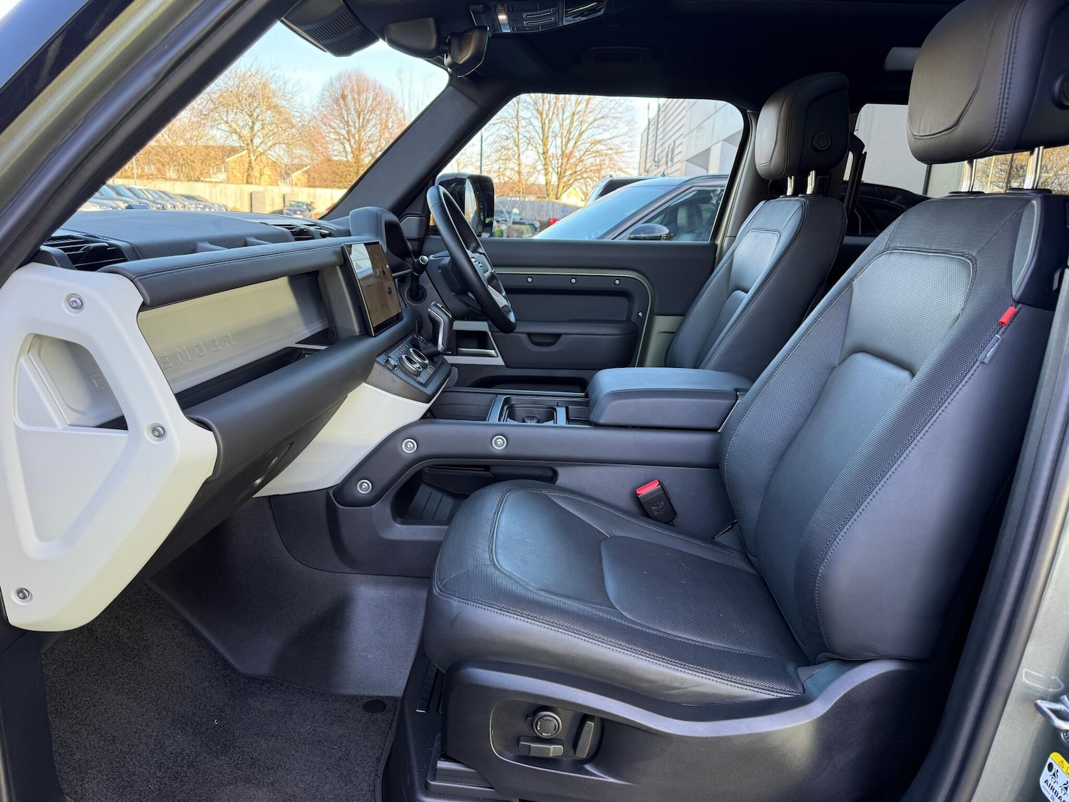 Used Land Rover Defender 2024 for sale - 77203254: Photo 10