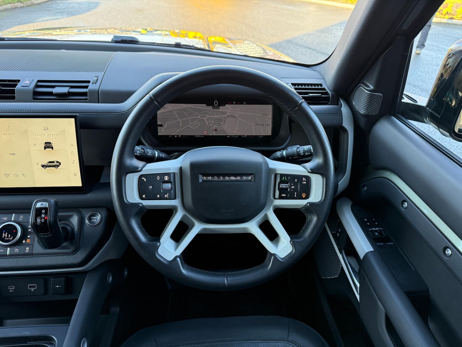 Used Land Rover Defender 2024 for sale - 77203254: Photo 14