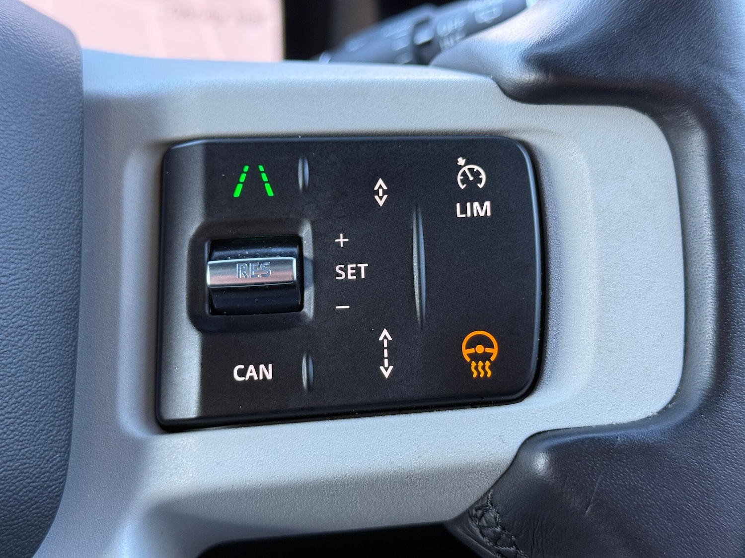 Used Land Rover Defender 2024 for sale - 77203254: Photo 27