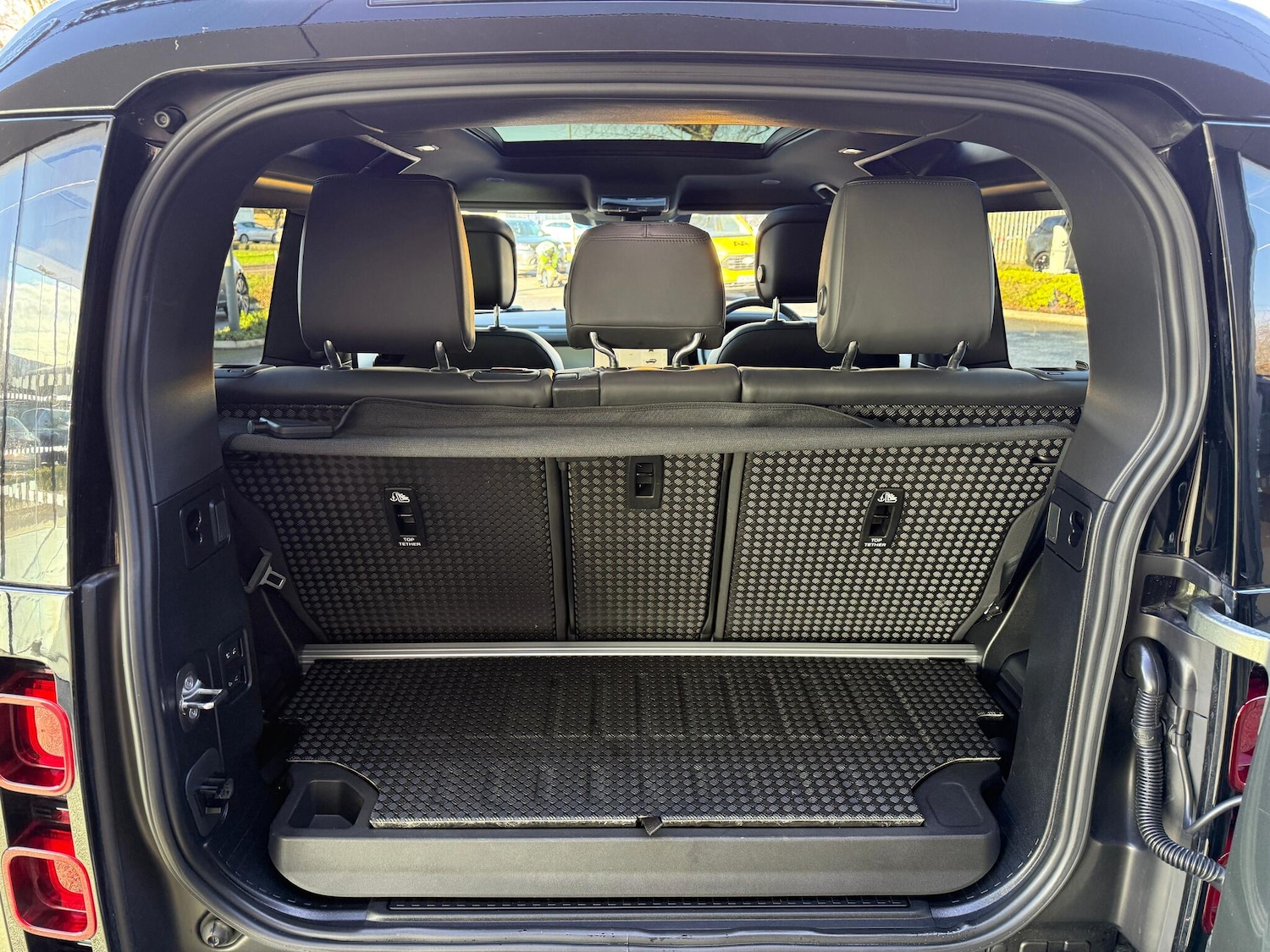 Used Land Rover Defender 2024 for sale - 77203254: Photo 37