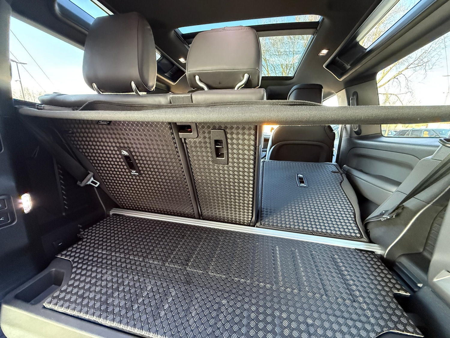 Used Land Rover Defender 2024 for sale - 77203254: Photo 38