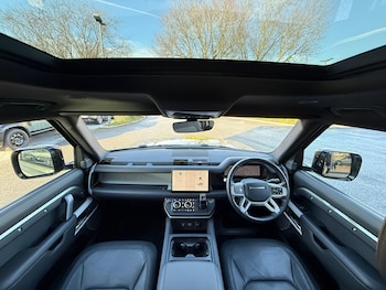 Used Land Rover Defender 2024 for sale - 77203254: Photo