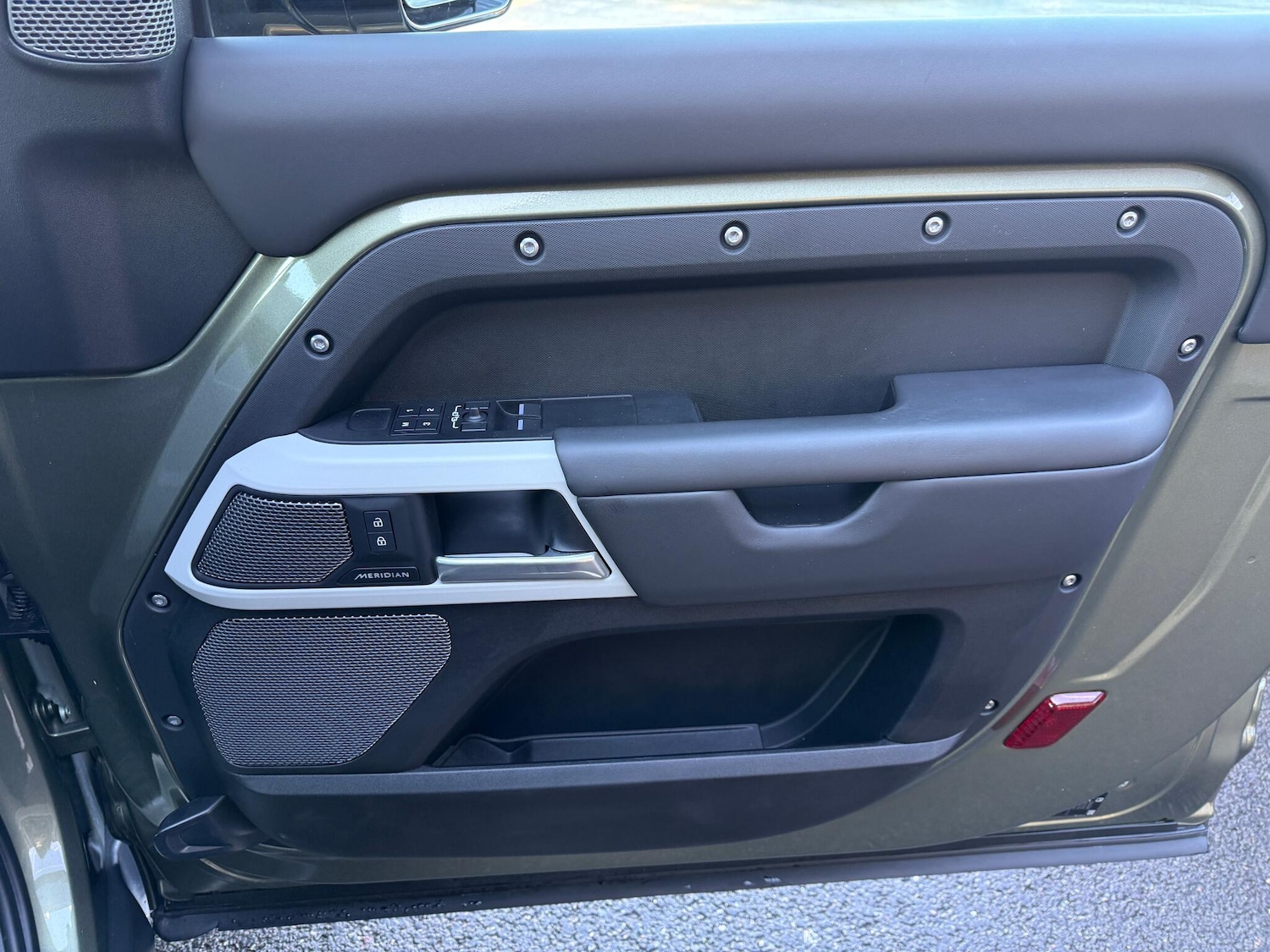 Used Land Rover Defender 2024 for sale - 77203254: Photo 44