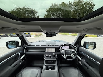 Used Land Rover Defender 2022 for sale - 75883732: Photo