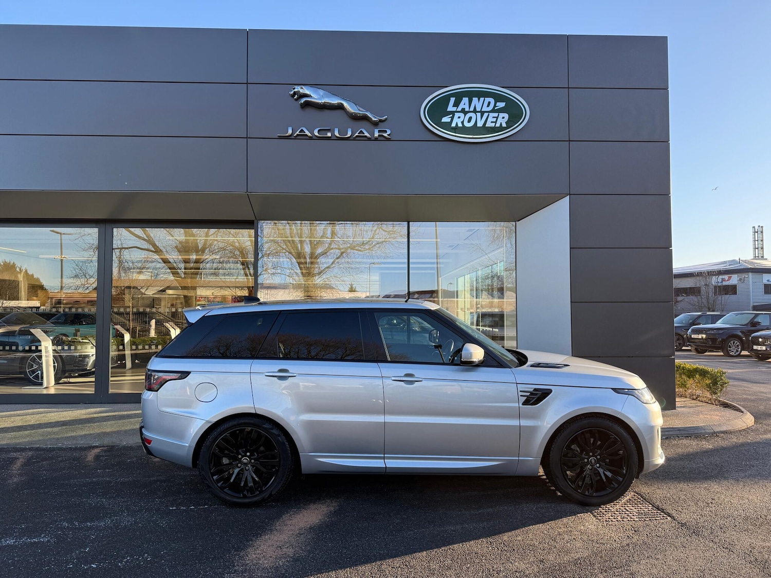 Used Land Rover Range Rover Sport 2020 for sale - 77109895: Photo 2