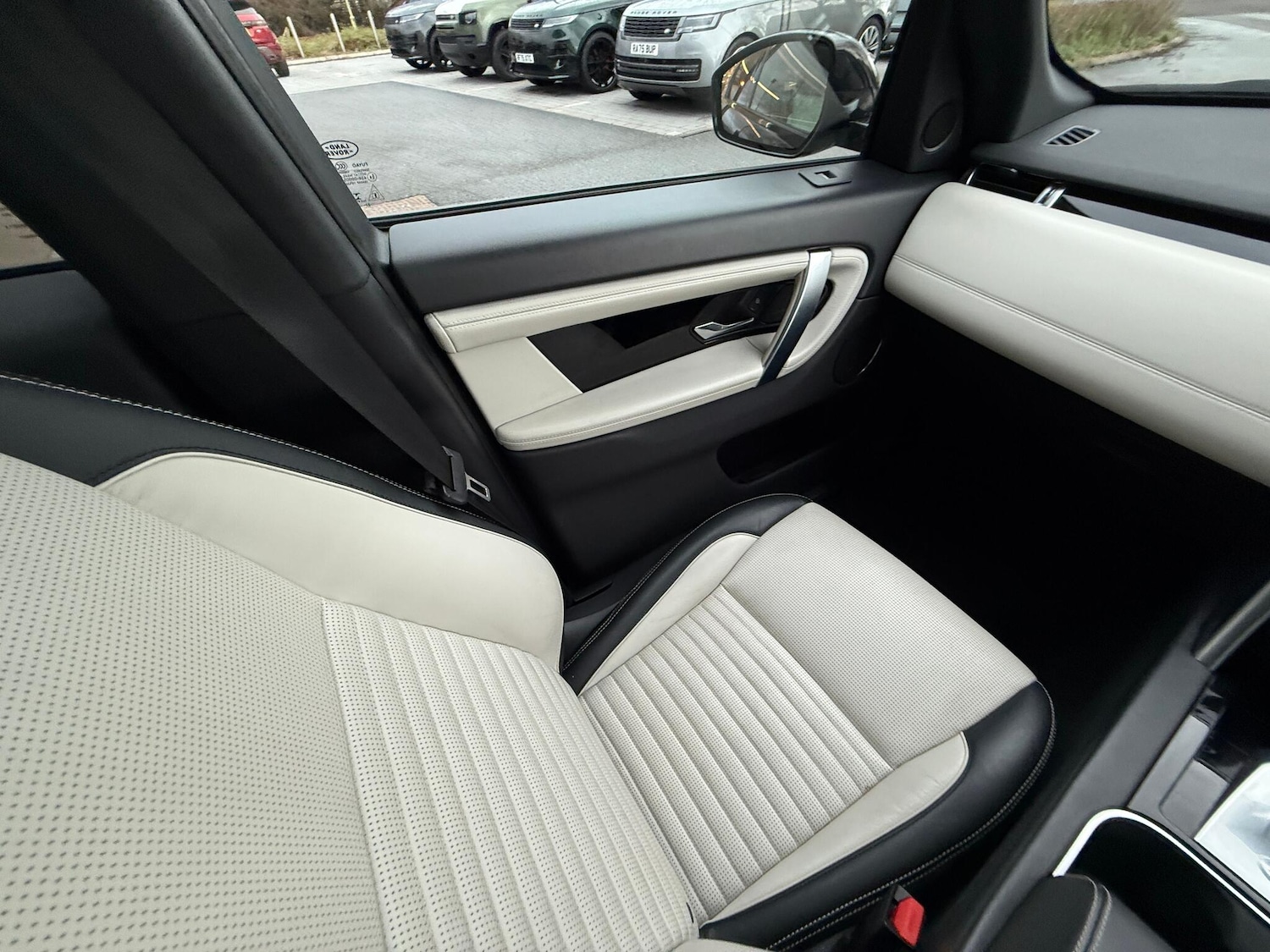 Used Land Rover Discovery Sport 2022 for sale - 77411790: Photo 12