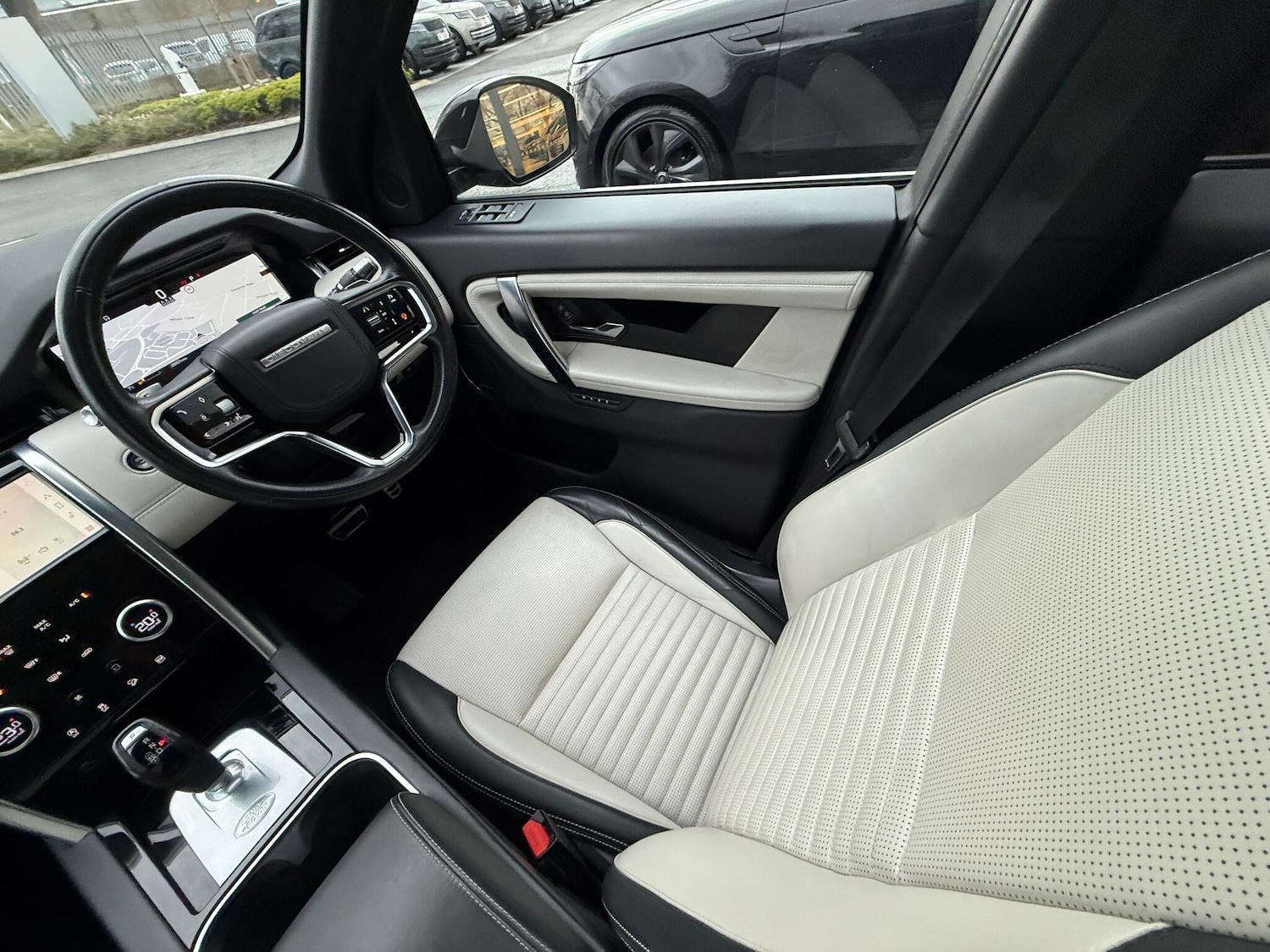 Used Land Rover Discovery Sport 2022 for sale - 77411790: Photo 13