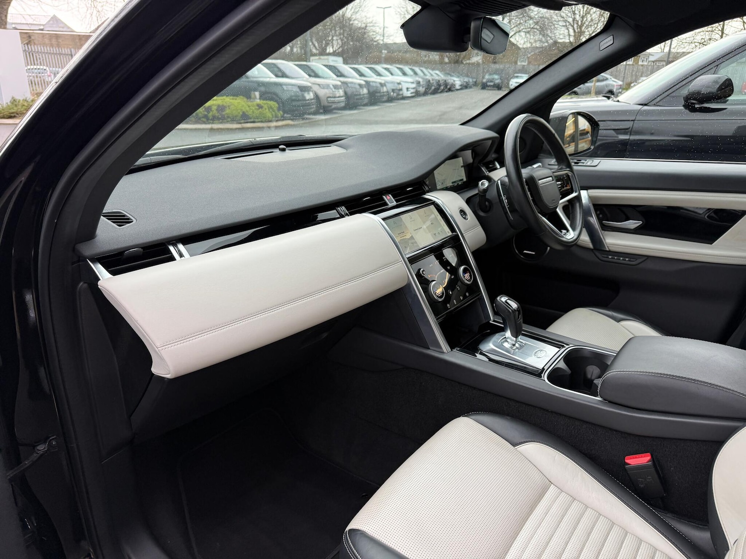 Used Land Rover Discovery Sport 2022 for sale - 77411790: Photo 46