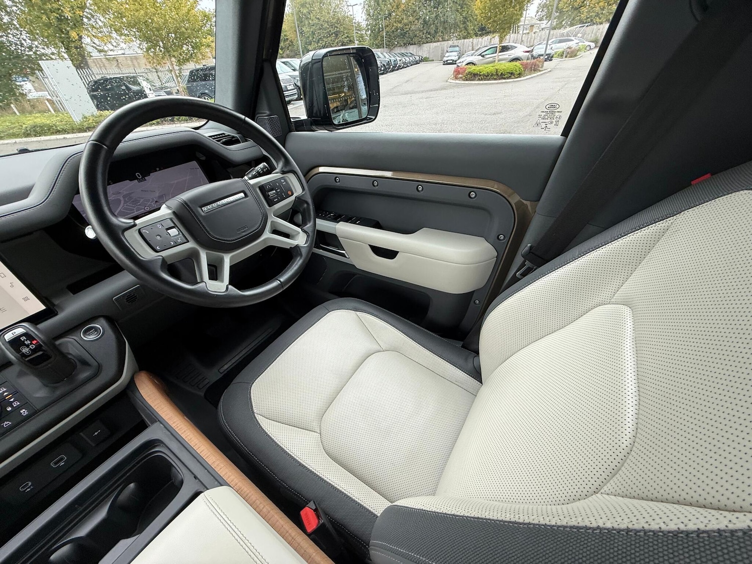 Used Land Rover Defender 110 2022 for sale - 76137532: Photo 13