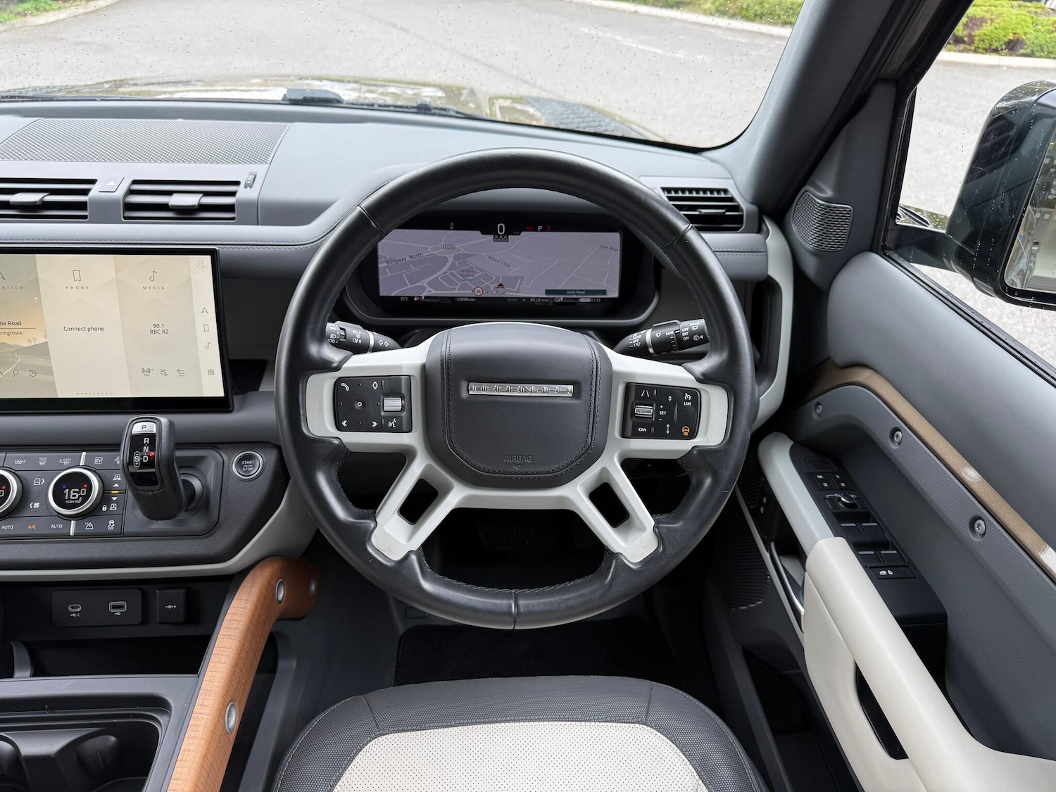 Used Land Rover Defender 110 2022 for sale - 76137532: Photo 14