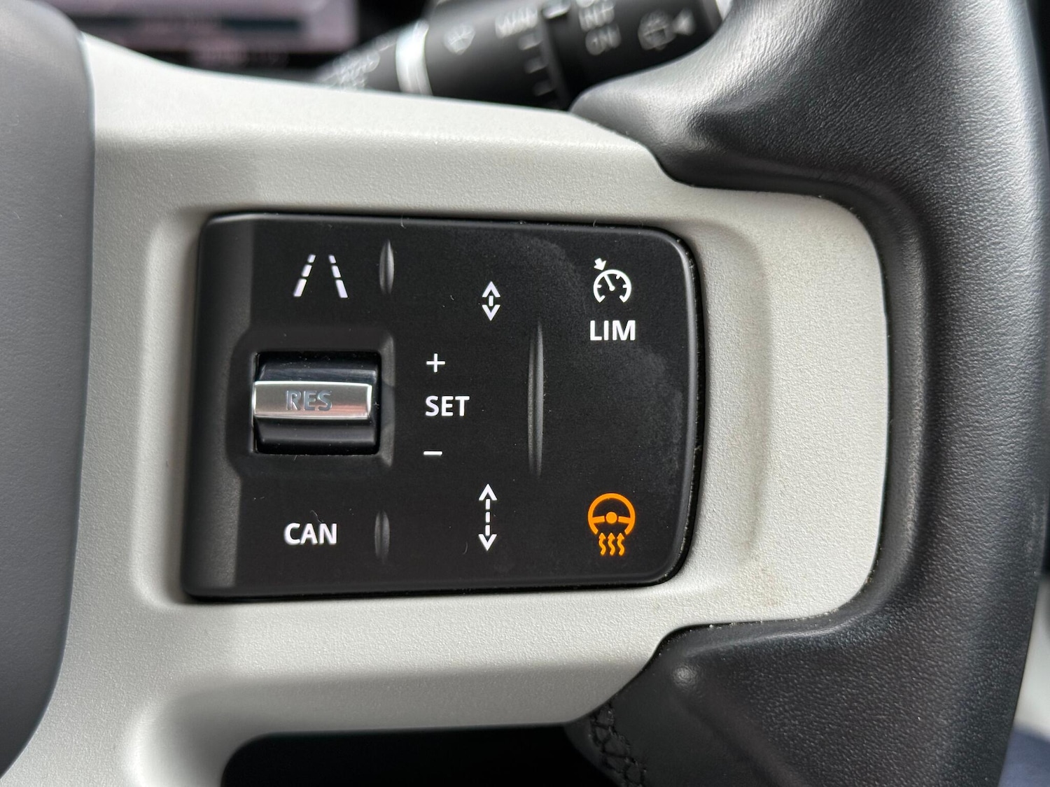 Used Land Rover Defender 110 2022 for sale - 76137532: Photo 28