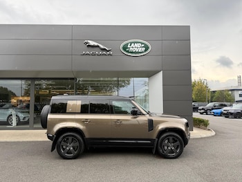 Used Land Rover Defender 110 2022 for sale - 76137532: Photo