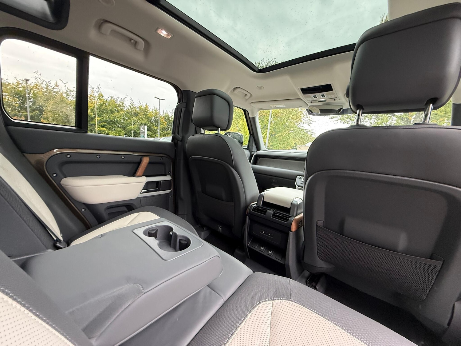 Used Land Rover Defender 110 2022 for sale - 76137532: Photo 44