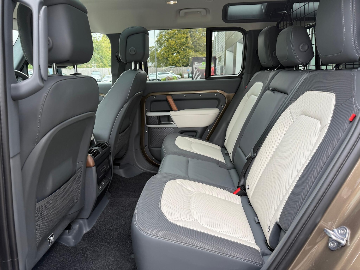 Used Land Rover Defender 110 2022 for sale - 76137532: Photo 49