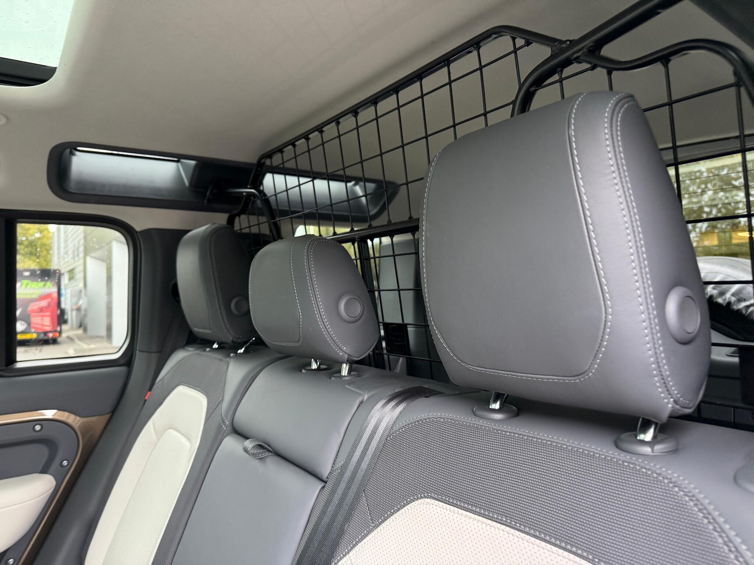 Used Land Rover Defender 110 2022 for sale - 76137532: Photo 50