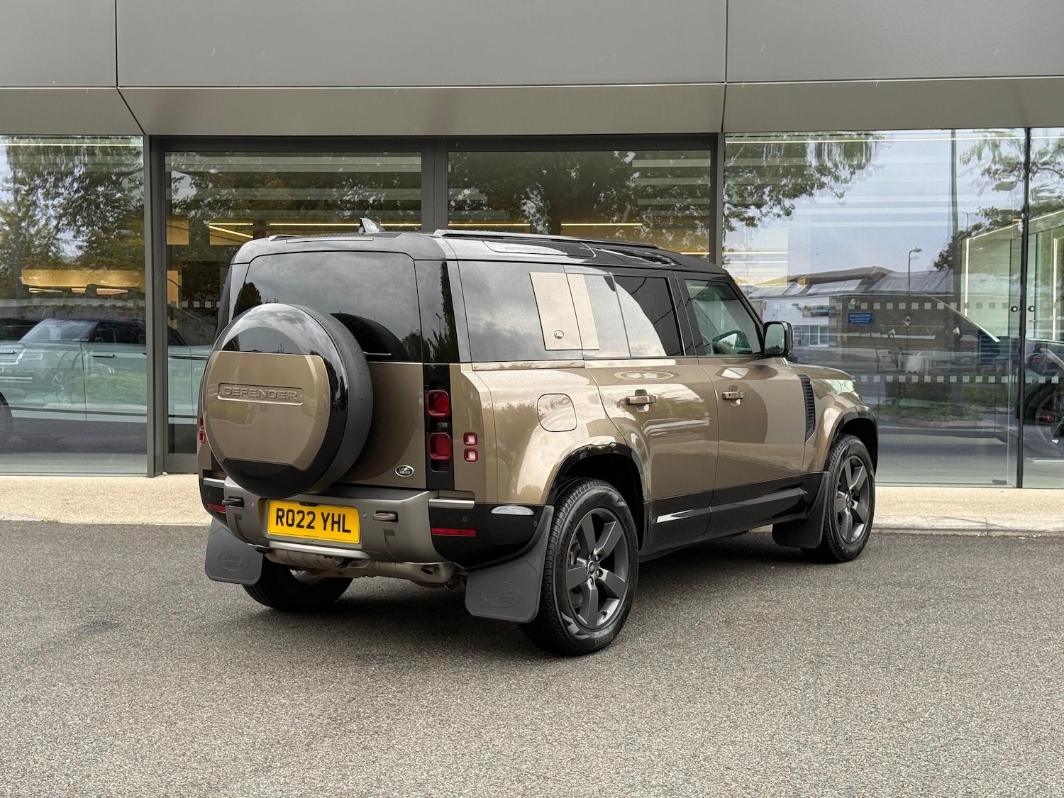 Used Land Rover Defender 110 2022 for sale - 76137532: Photo 7