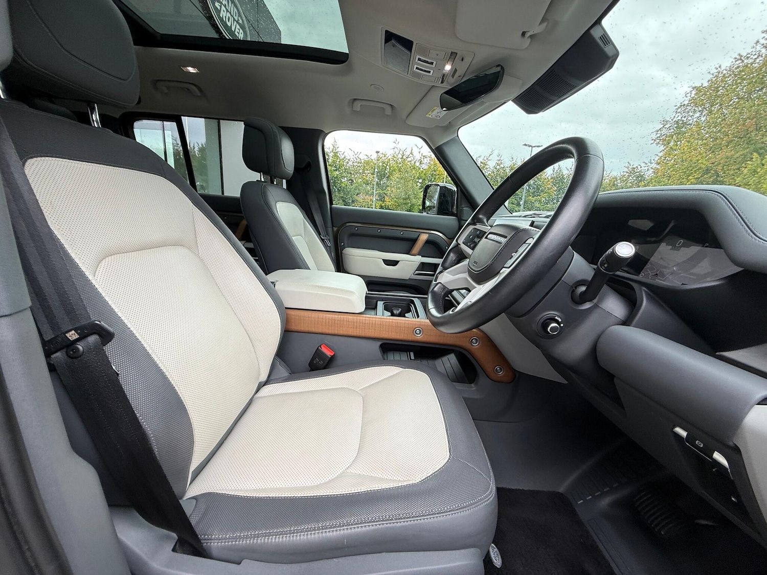 Used Land Rover Defender 110 2022 for sale - 76137532: Photo 9