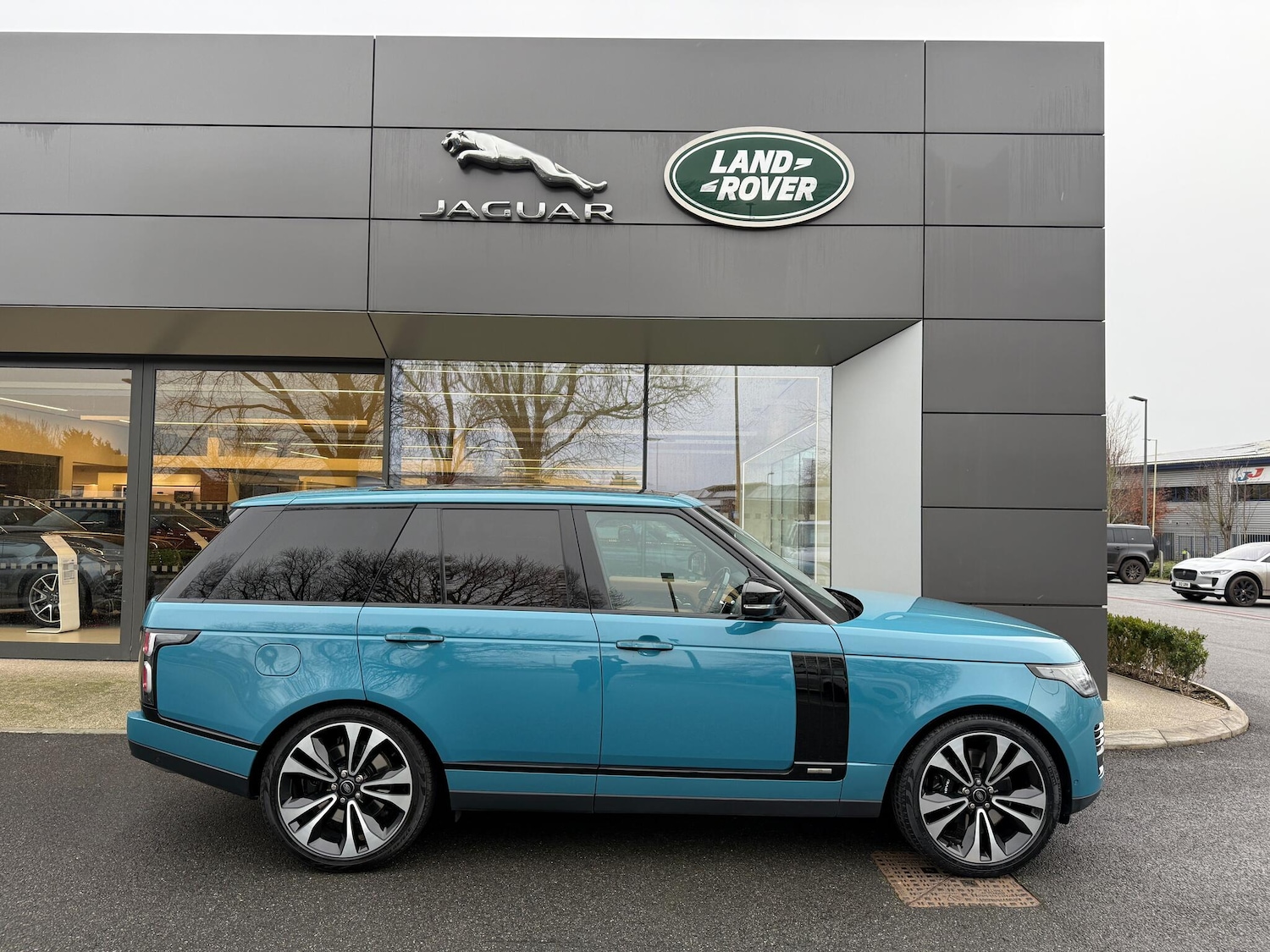 Used Land Rover Range Rover 2021 for sale - 76976676: Photo 2