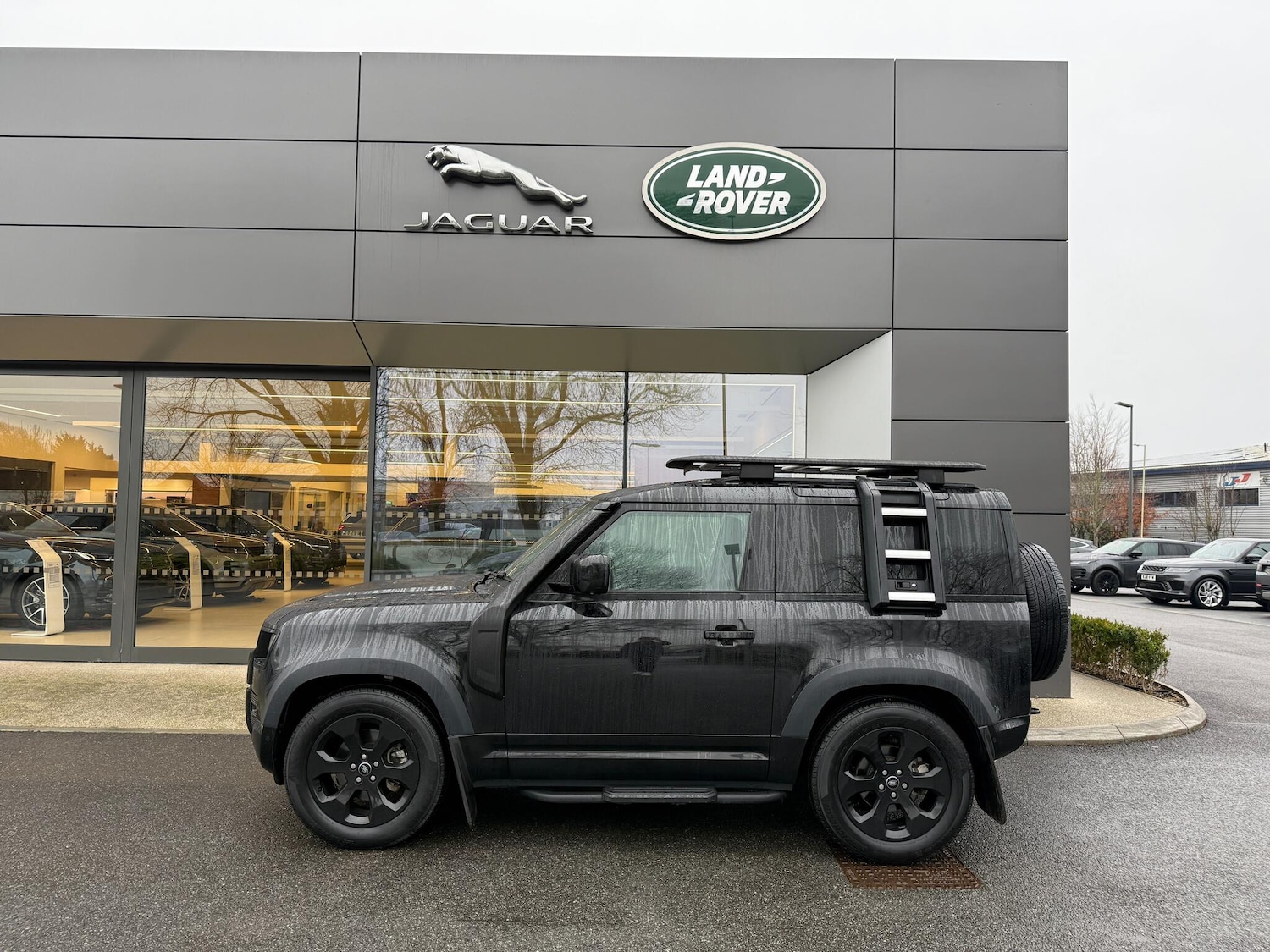 Used Land Rover Defender 2024 for sale - 77143282: Photo 25