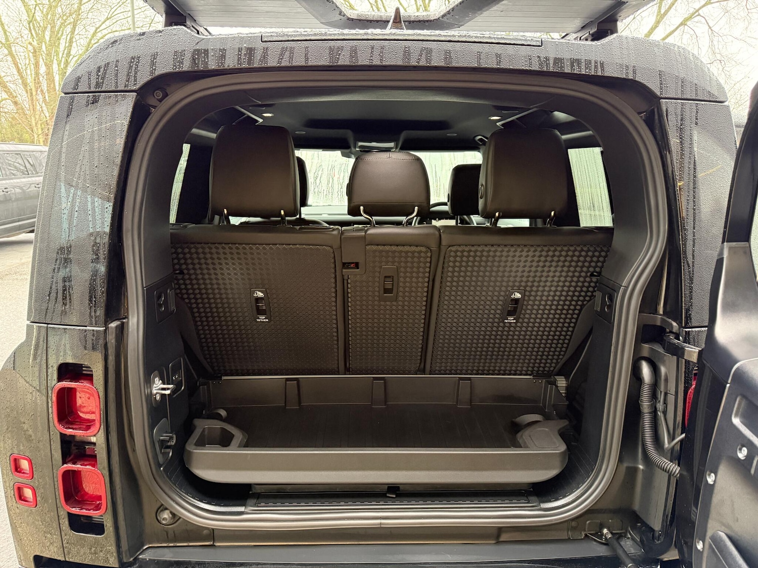 Used Land Rover Defender 2024 for sale - 77143282: Photo 32