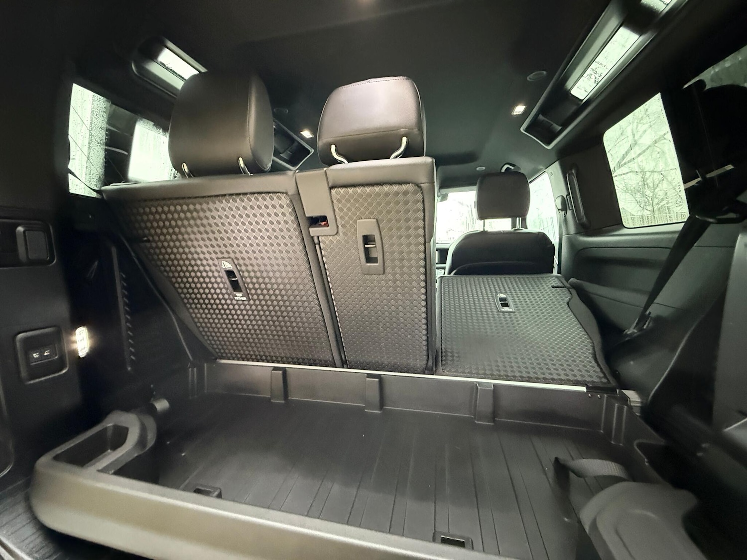 Used Land Rover Defender 2024 for sale - 77143282: Photo 34