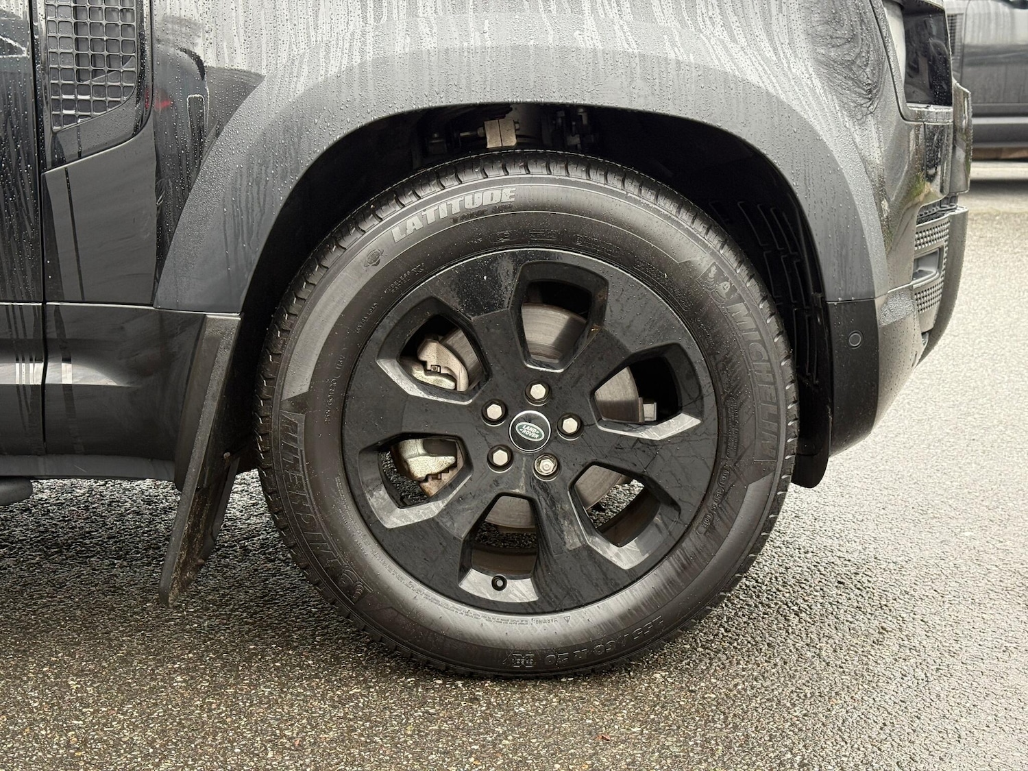 Used Land Rover Defender 2024 for sale - 77143282: Photo 4