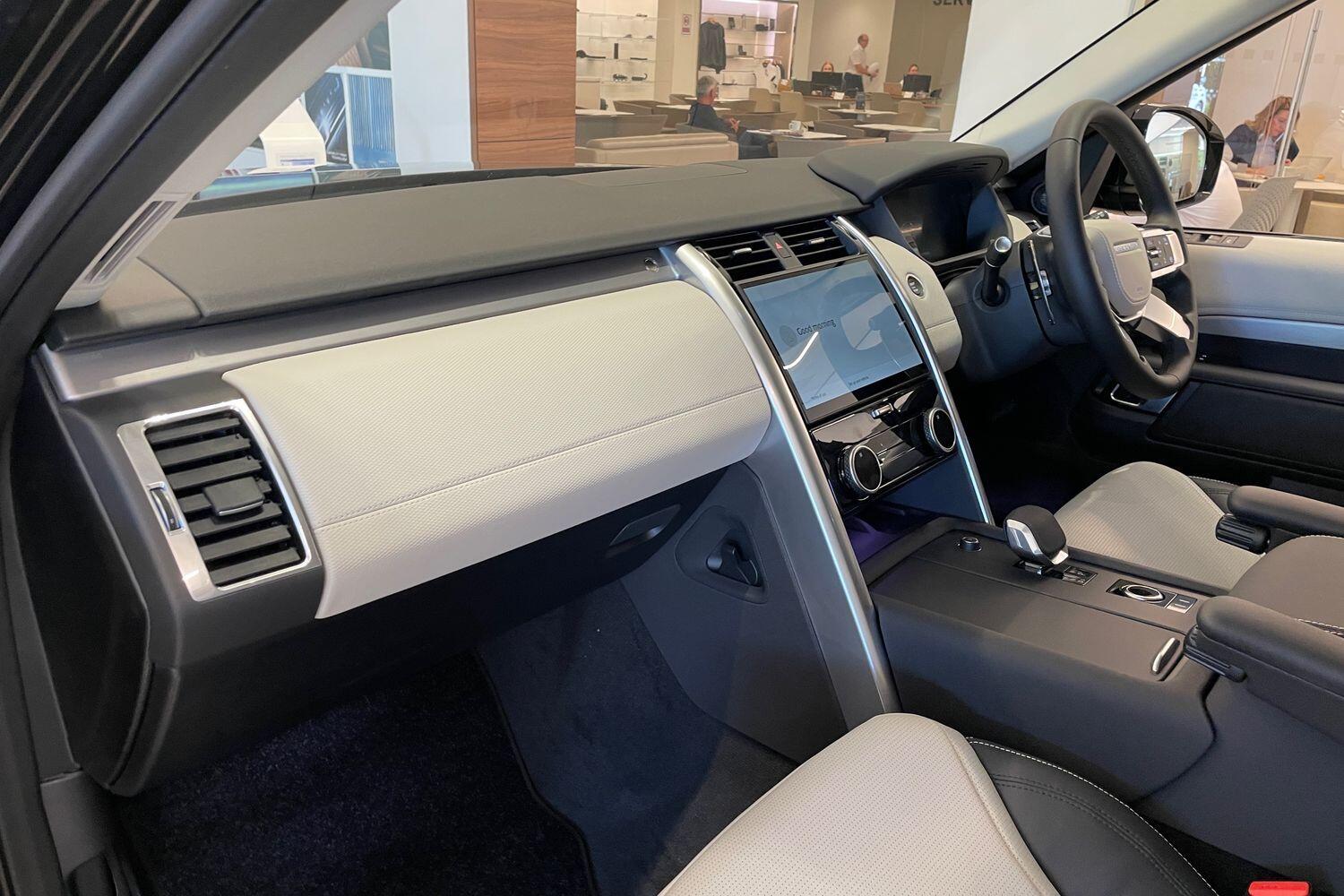 Used Land Rover Discovery 2025 for sale - 76432443: Photo 54