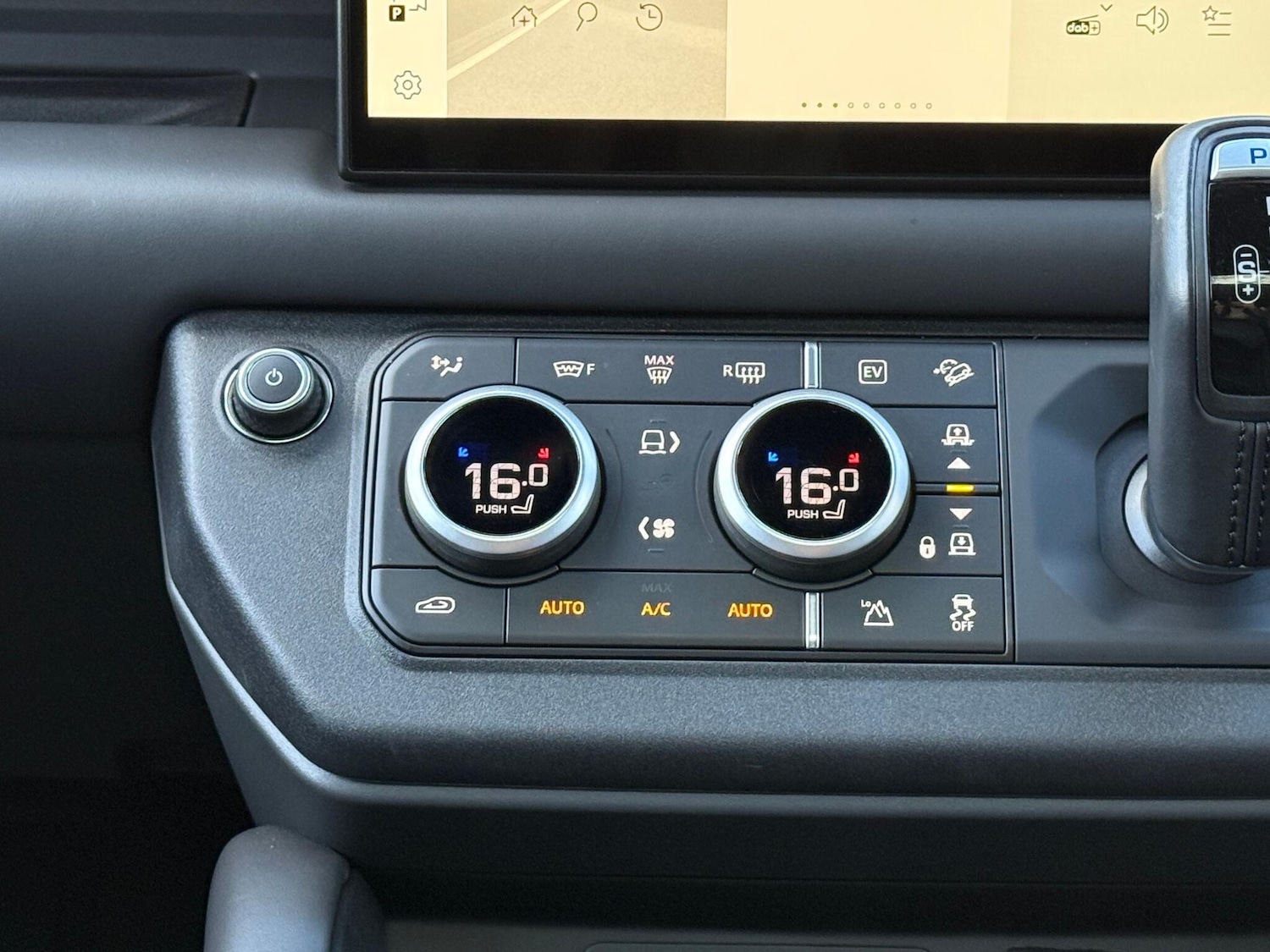 Used Land Rover Defender 110 2023 for sale - 76472367: Photo 15