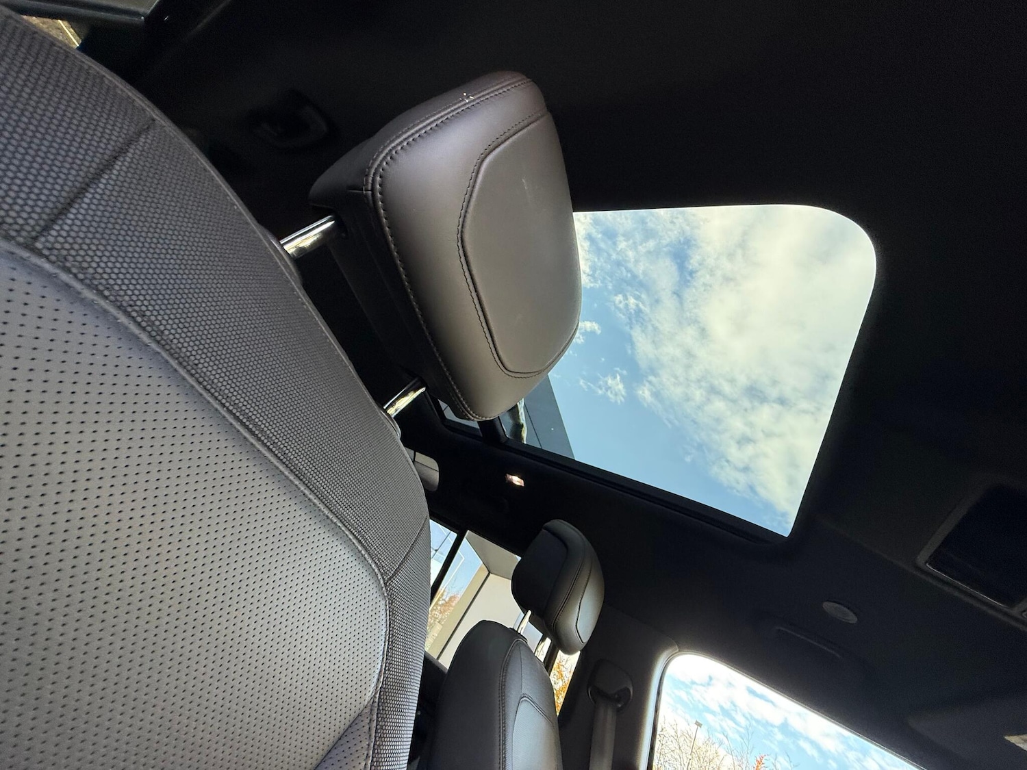 Used Land Rover Defender 110 2023 for sale - 76472367: Photo 37