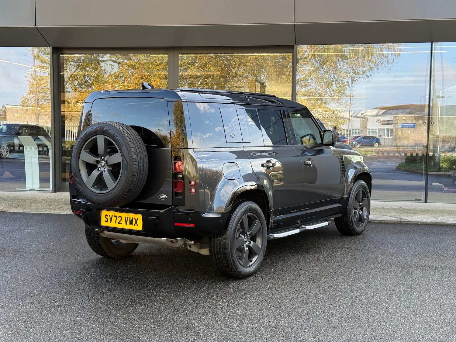 Used Land Rover Defender 110 2023 for sale - 76472367: Photo 7