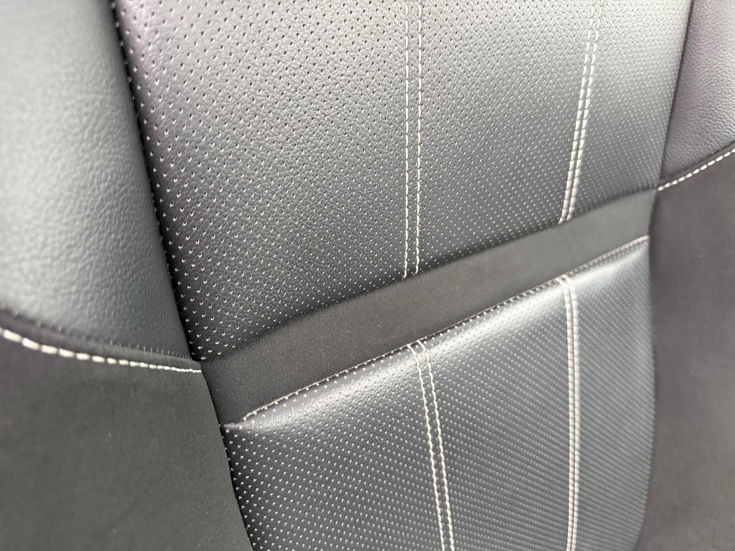 Used Land Rover Range Rover Velar 2018 for sale - 76832724: Photo 33