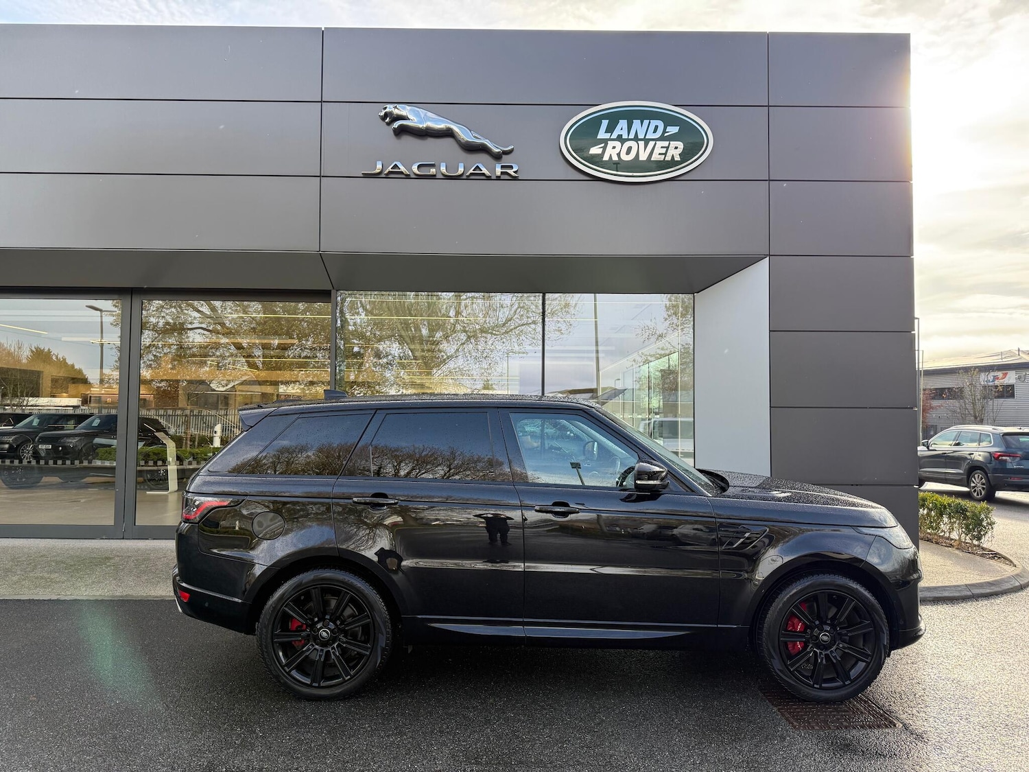 Used Land Rover Range Rover Sport 2021 for sale - 76562248: Photo 2