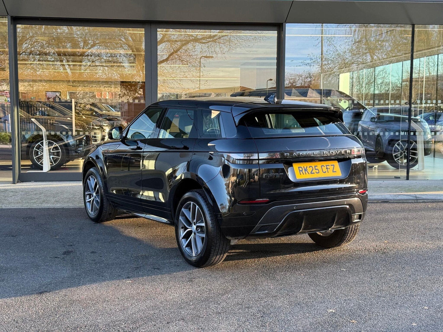 Used Land Rover Range Rover Evoque 2025 for sale - 76226879: Photo 2
