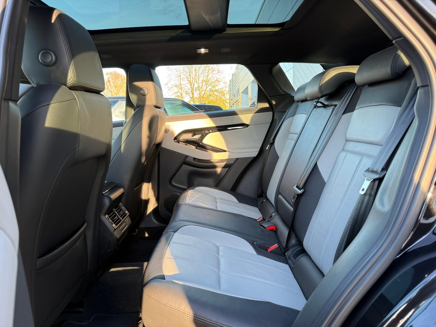 Used Land Rover Range Rover Evoque 2025 for sale - 76226879: Photo 4