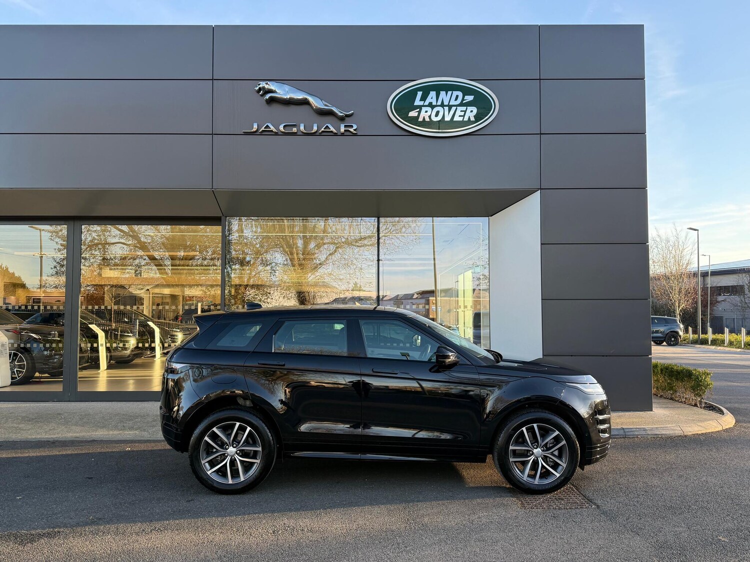 Used Land Rover Range Rover Evoque 2025 for sale - 76226879: Photo 5