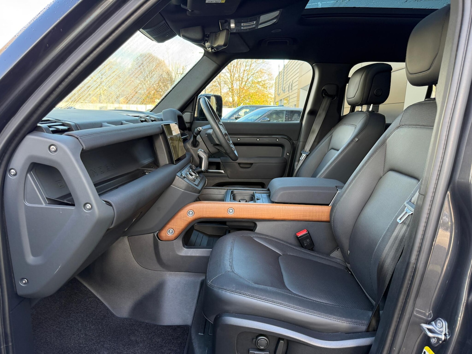 Used Land Rover Defender 110 2023 for sale - 76423404: Photo 10