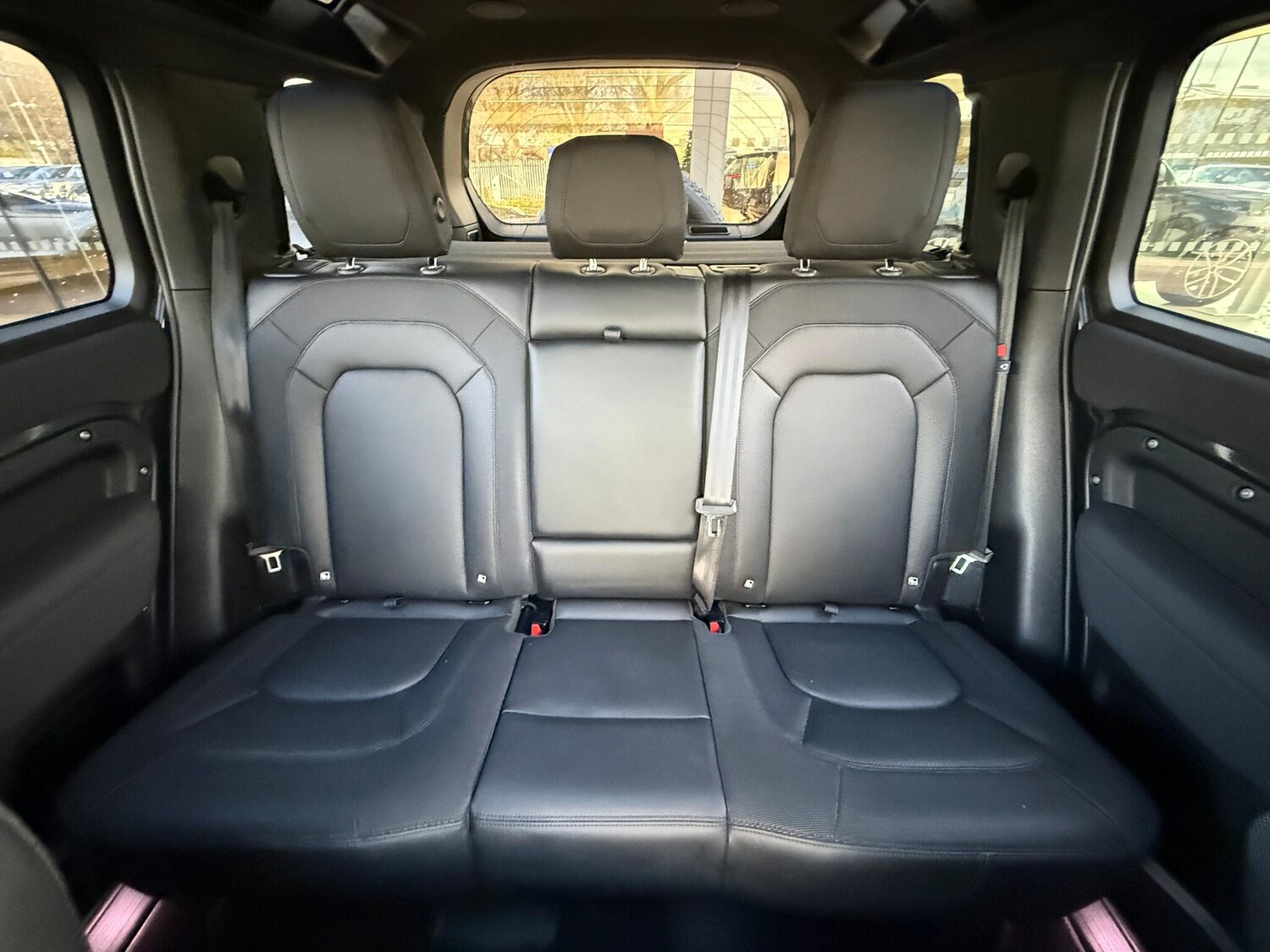 Used Land Rover Defender 110 2023 for sale - 76423404: Photo 11