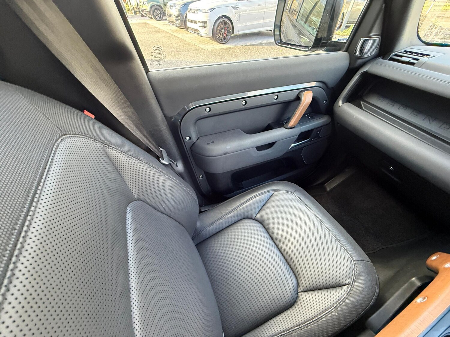 Used Land Rover Defender 110 2023 for sale - 76423404: Photo 12