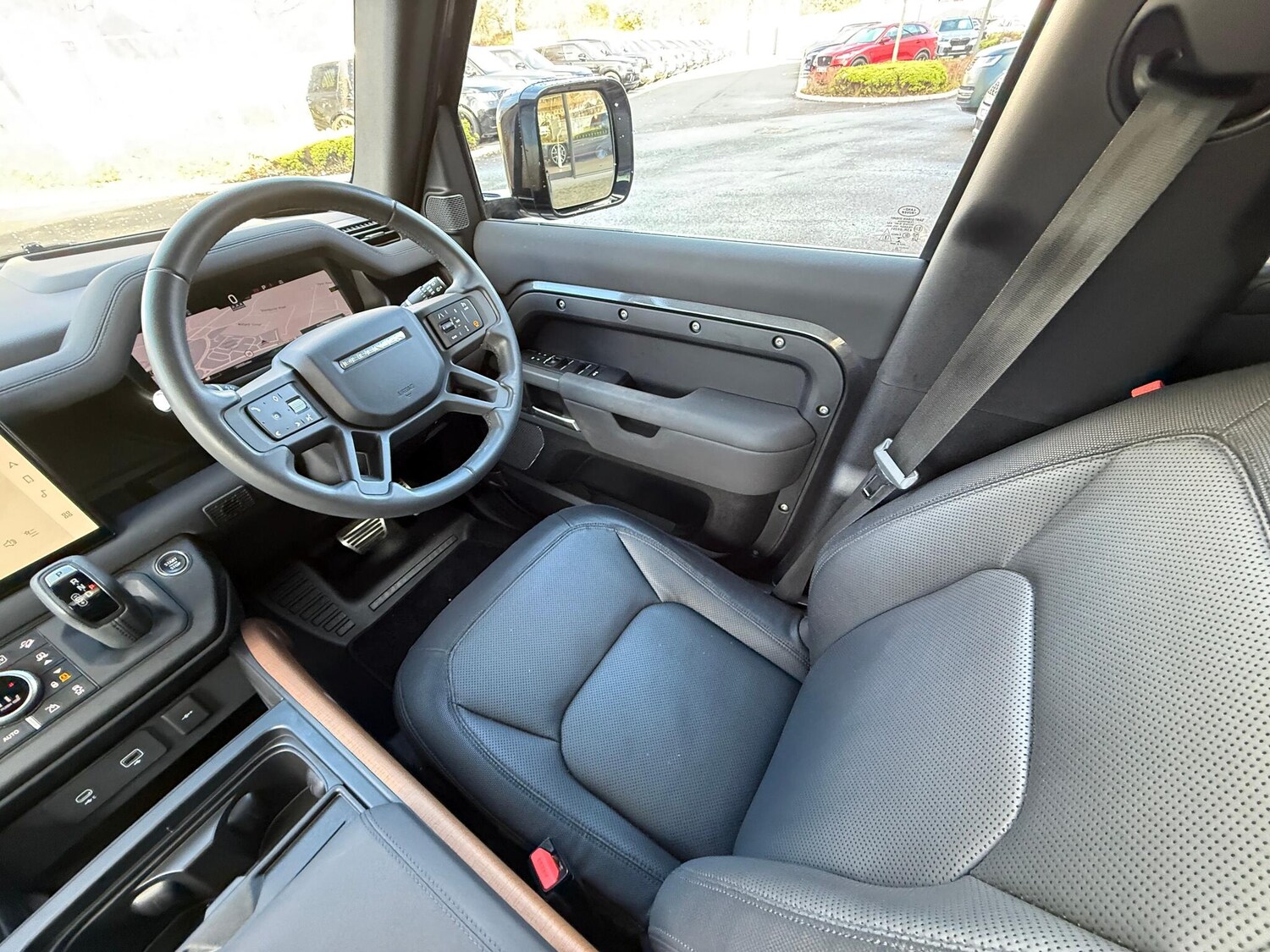 Used Land Rover Defender 110 2023 for sale - 76423404: Photo 13