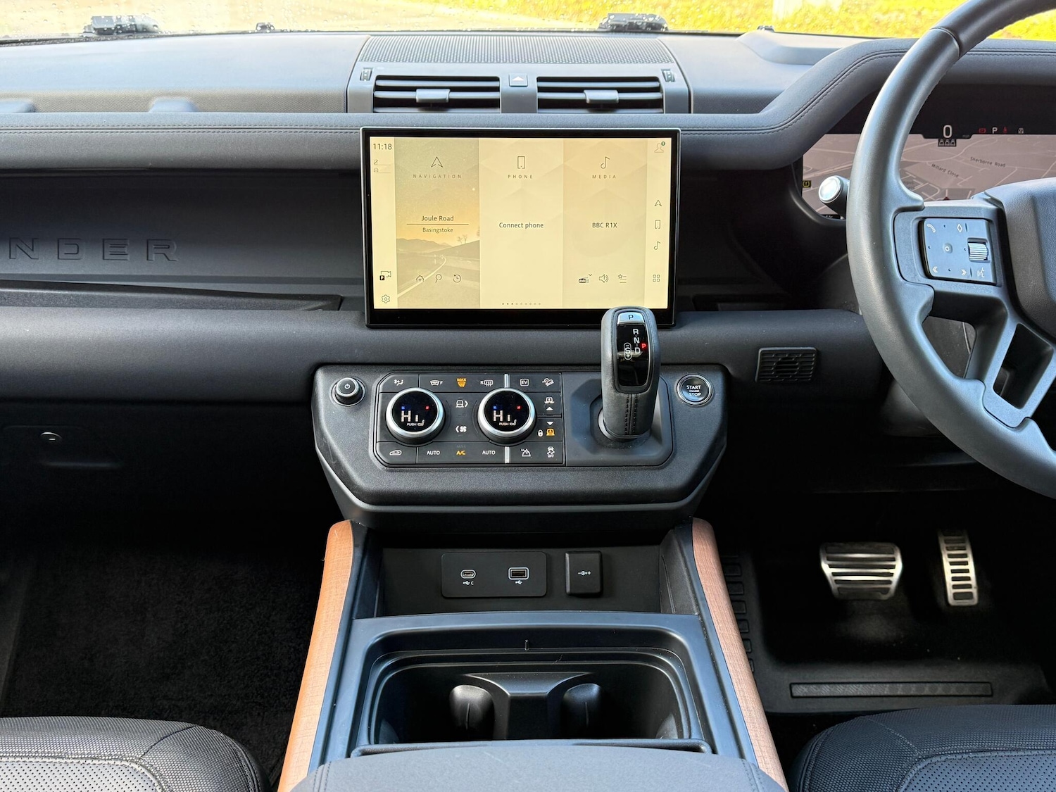 Used Land Rover Defender 110 2023 for sale - 76423404: Photo 15