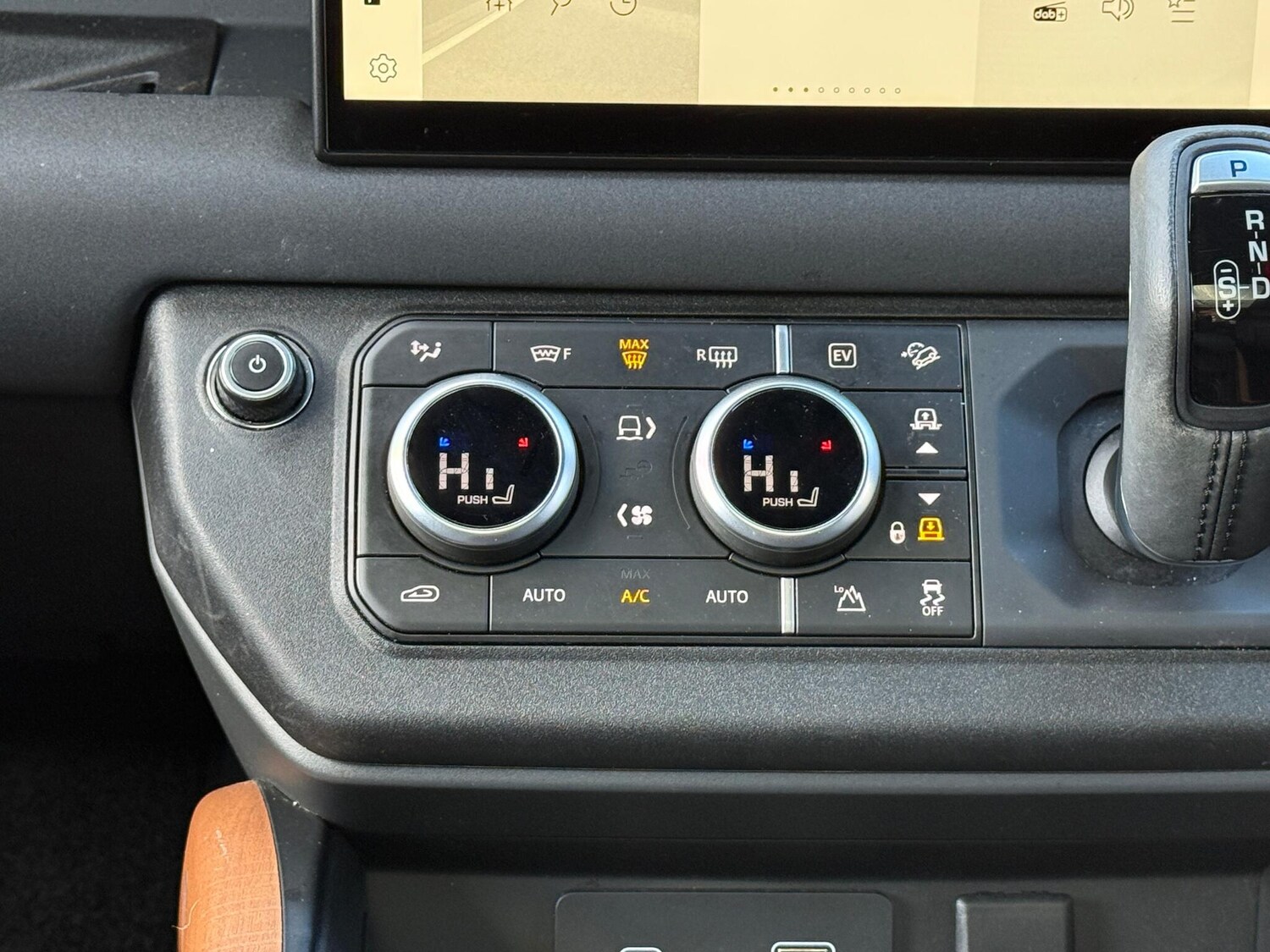 Used Land Rover Defender 110 2023 for sale - 76423404: Photo 16