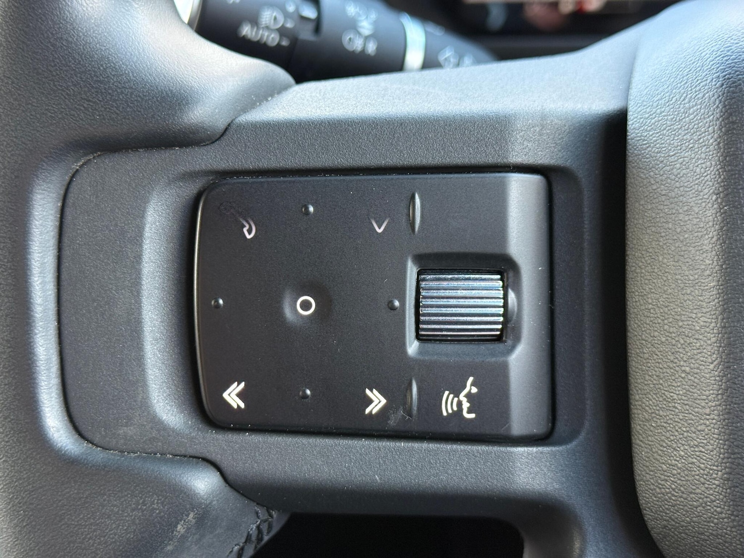 Used Land Rover Defender 110 2023 for sale - 76423404: Photo 27