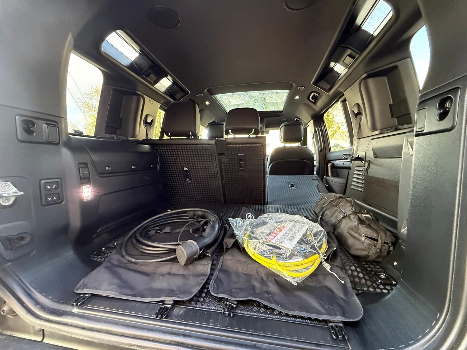 Used Land Rover Defender 110 2023 for sale - 76423404: Photo 43