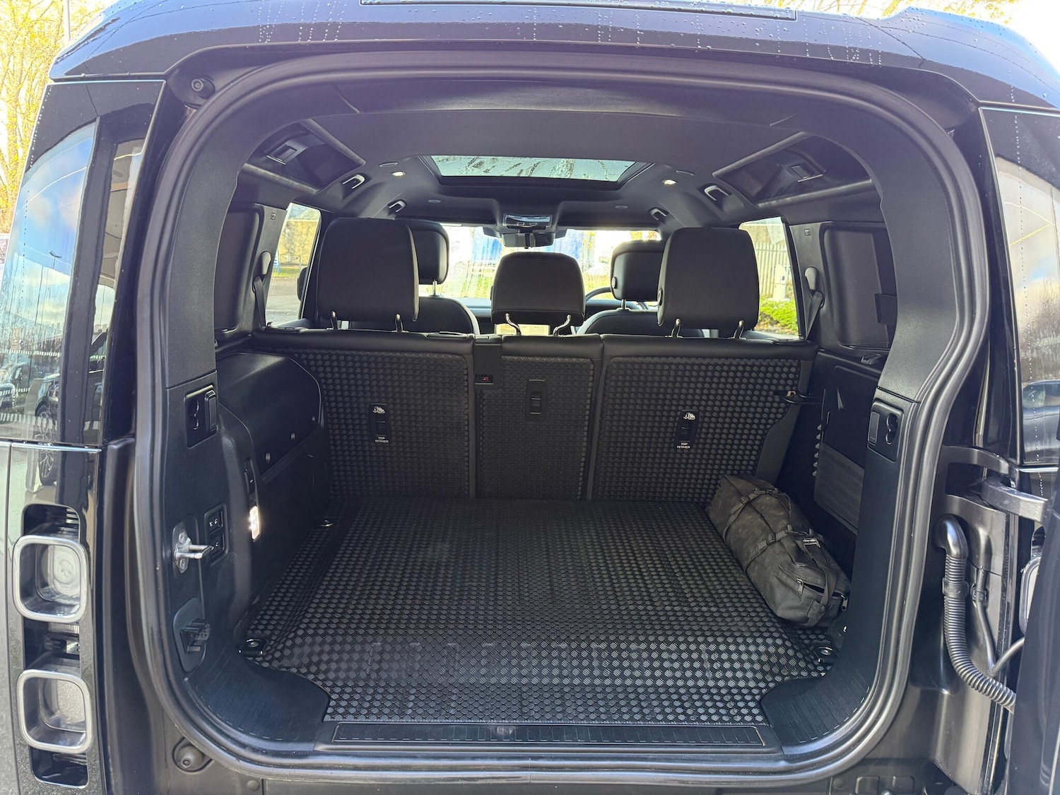 Used Land Rover Defender 110 2023 for sale - 76423404: Photo 45